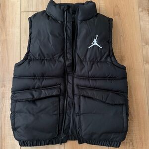 Jordan Kids Puffer Vest NWOT 
SIZE 10-12 
Medium